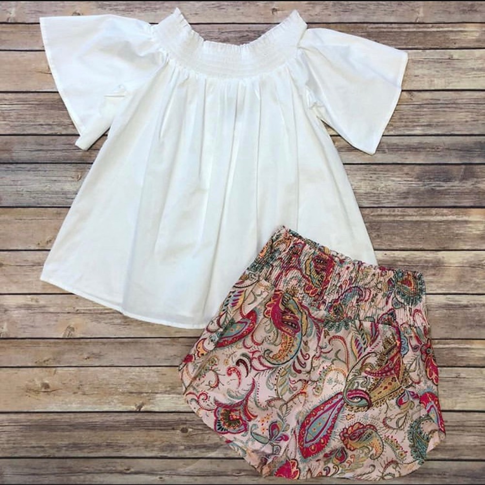 High Waisted Light Pink Paisley Shorts Size L